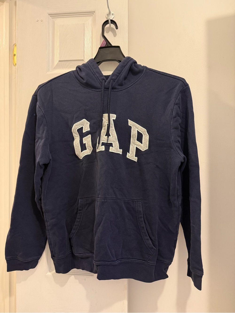 GAP Navy Blue Crewneck Pullover Hoodie with White Appliqué